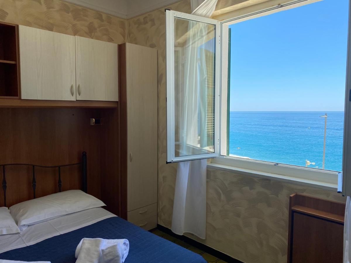 Caravella Hotel Deiva Marina Ngoại thất bức ảnh