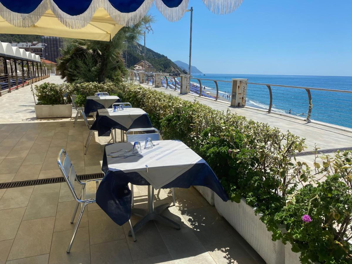 Caravella Hotel Deiva Marina Ngoại thất bức ảnh