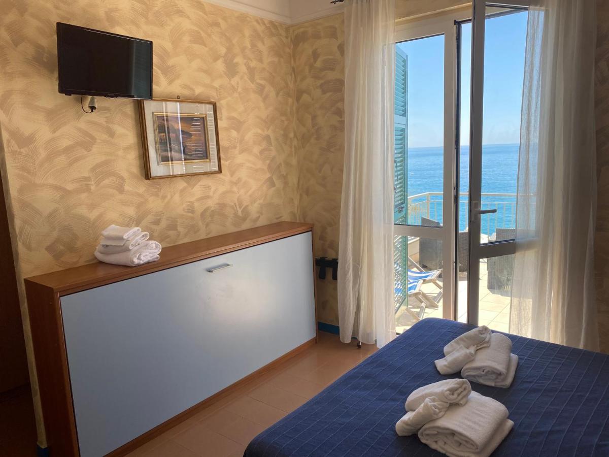 Caravella Hotel Deiva Marina Ngoại thất bức ảnh