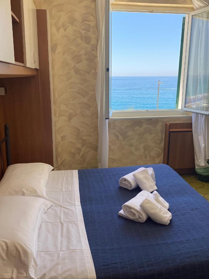 Caravella Hotel Deiva Marina Ngoại thất bức ảnh